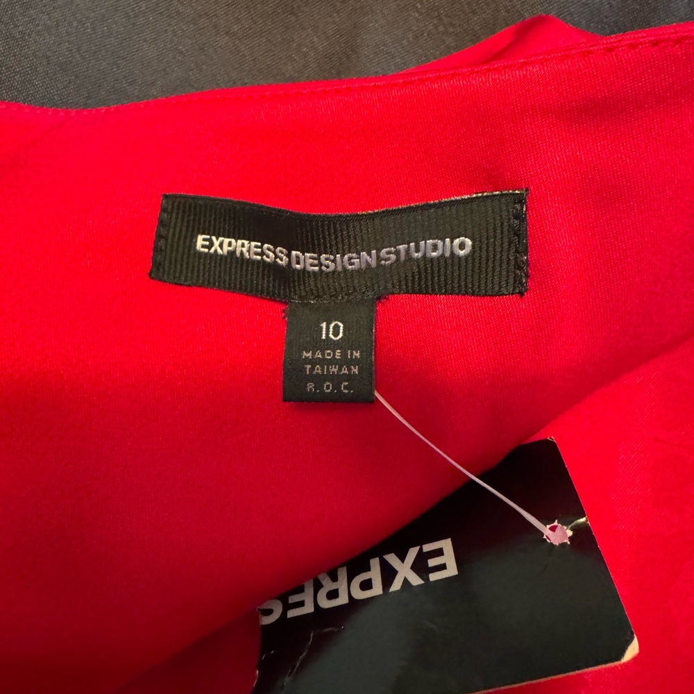 NWT! Vintage Express Red Skirt with Front  Gold Zip & Gold Horsebit Hardware 10 - Picture 5 of 10